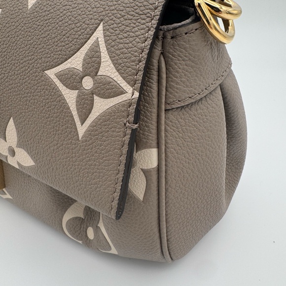 Louis Vuitton Favorite Bicolor Monogram Empreinte Leather RARE - Picture 16 of 16